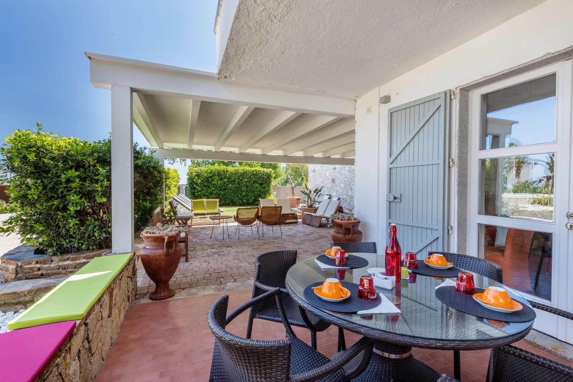 Hotel Residence Hibiscus La Caletta Exterior foto